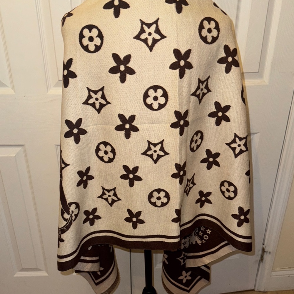 Brown and Cream Patterned Cardigan - Picture 8 of 8